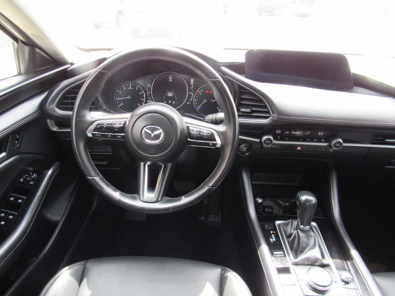 Used 2024 MAZDA MAZDA3 s FWD image 5