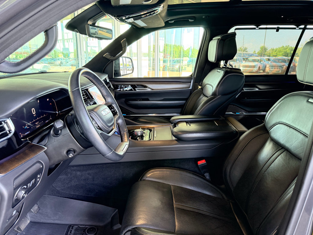 Used 2022 Jeep Grand Wagoneer Series II AWD/4WD image 13