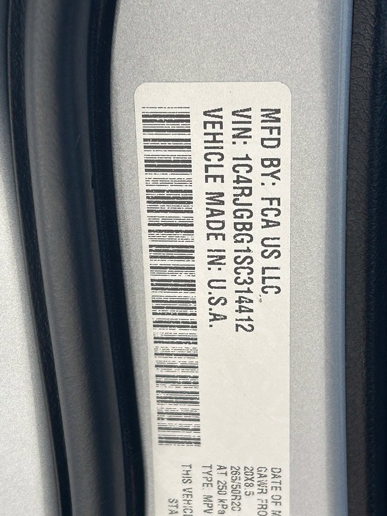Certified 2025 Jeep Grand Cherokee Limited RWD image 45