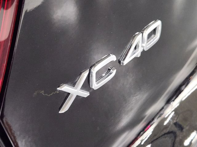 Certified 2026 Volvo XC40 B5 Plus AWD/4WD image 13