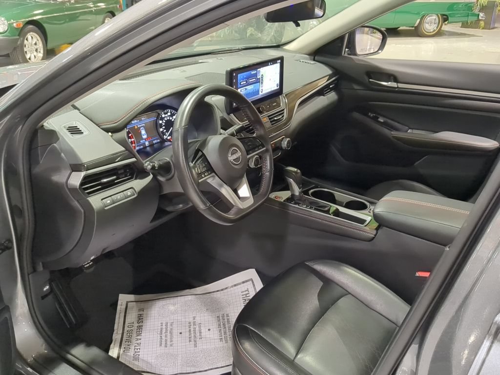 Used 2024 Nissan Altima 2.5 SR w/ SR Premium Package FWD image 14