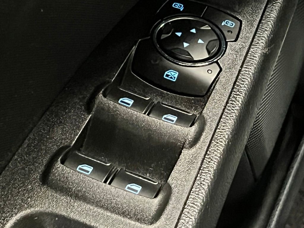 Used 2020 Ford Fusion SE FWD image 14