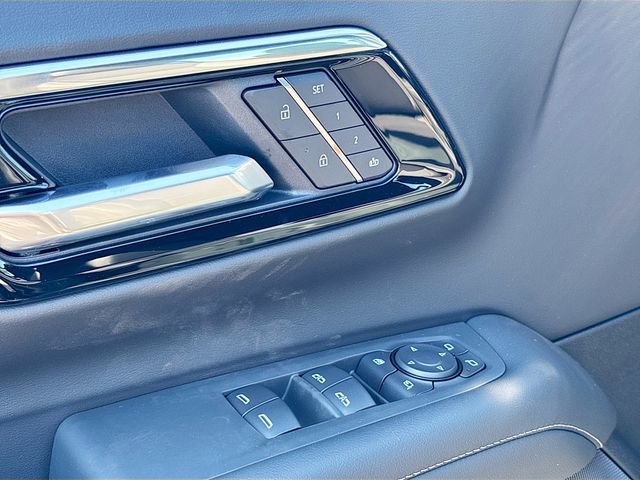 New 2026 Chevrolet Suburban Z71 w/ Comfort Package image 18