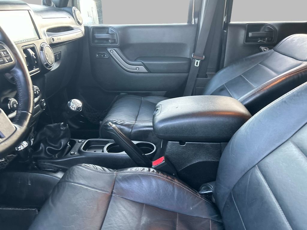 Used 2012 Jeep Wrangler Unlimited Sport image 19