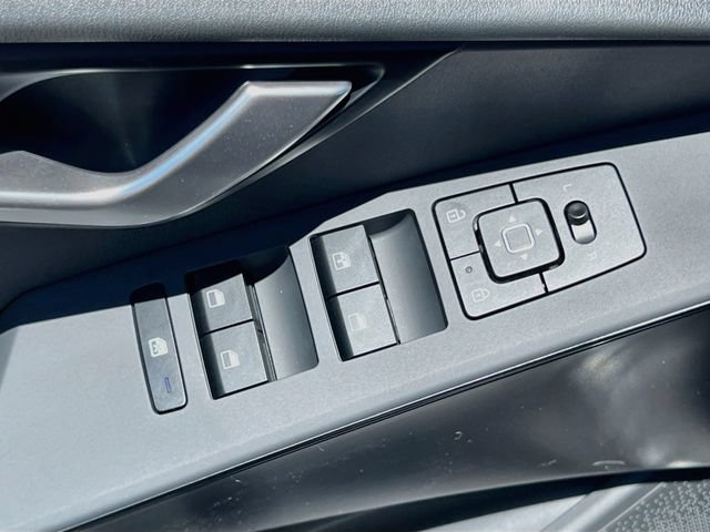 New 2026 Kia Niro LX FWD image 17