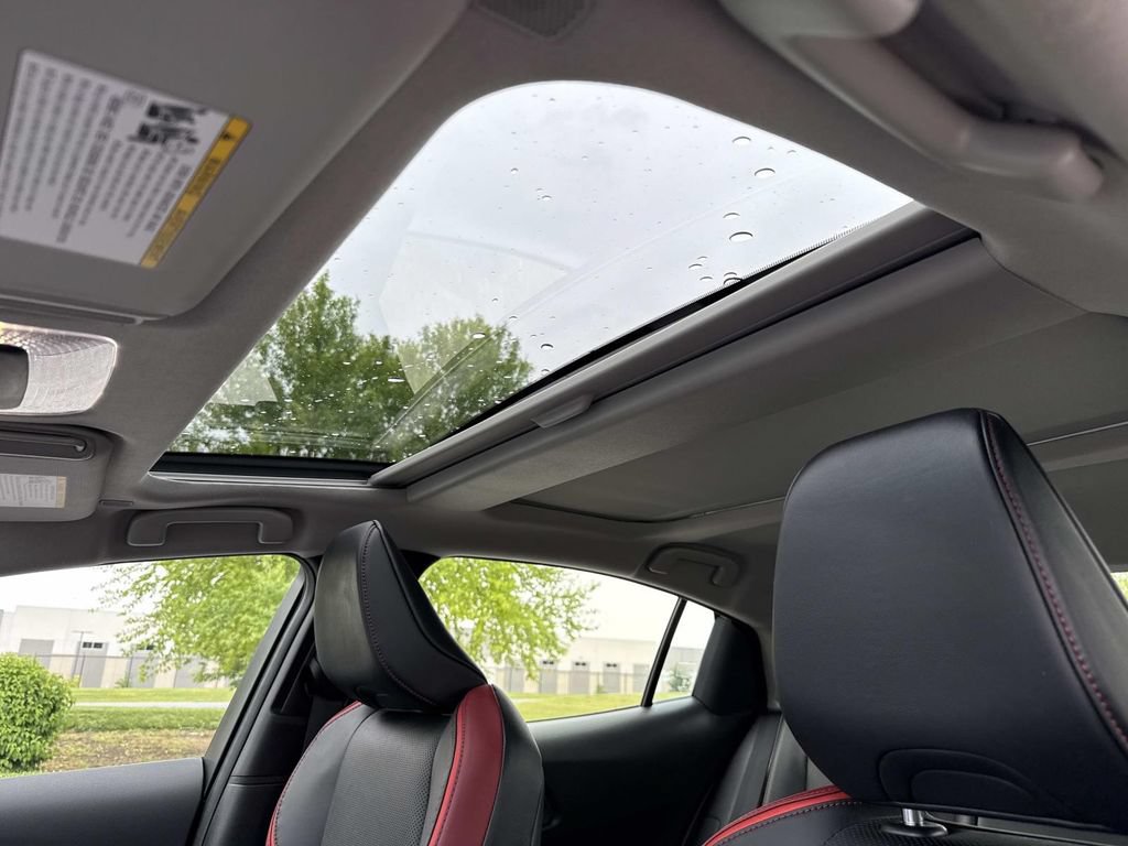 Used 2024 Toyota Prius Prime Premium FWD image 4