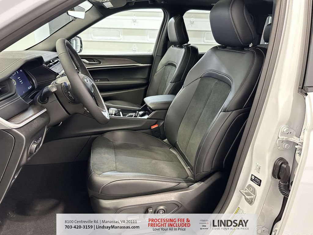 New 2026 Jeep Grand Cherokee Altitude AWD/4WD image 19