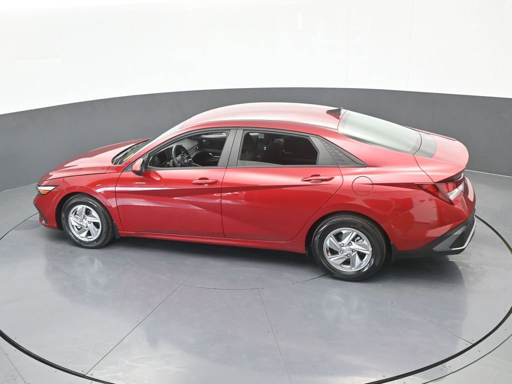 Used 2024 Hyundai Elantra SE FWD image 41