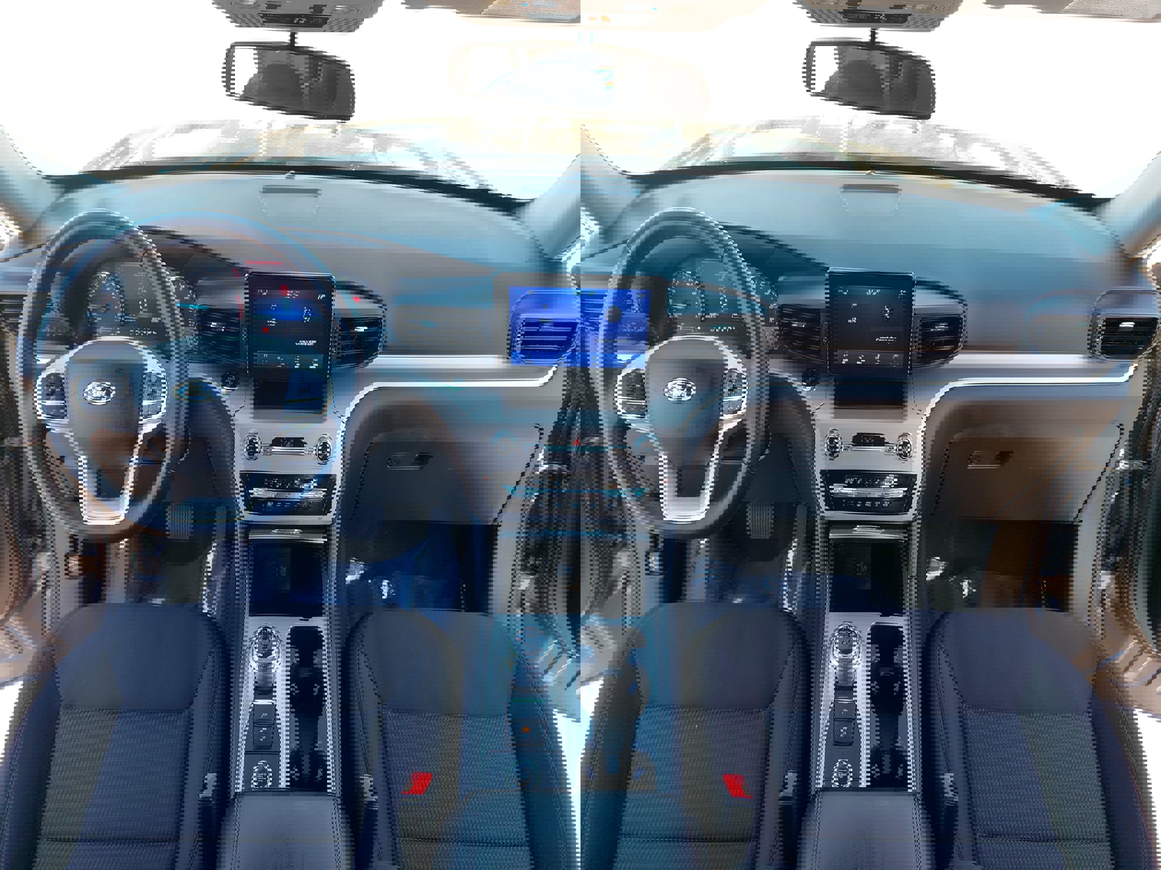 Used 2023 Ford Explorer XLT image 9