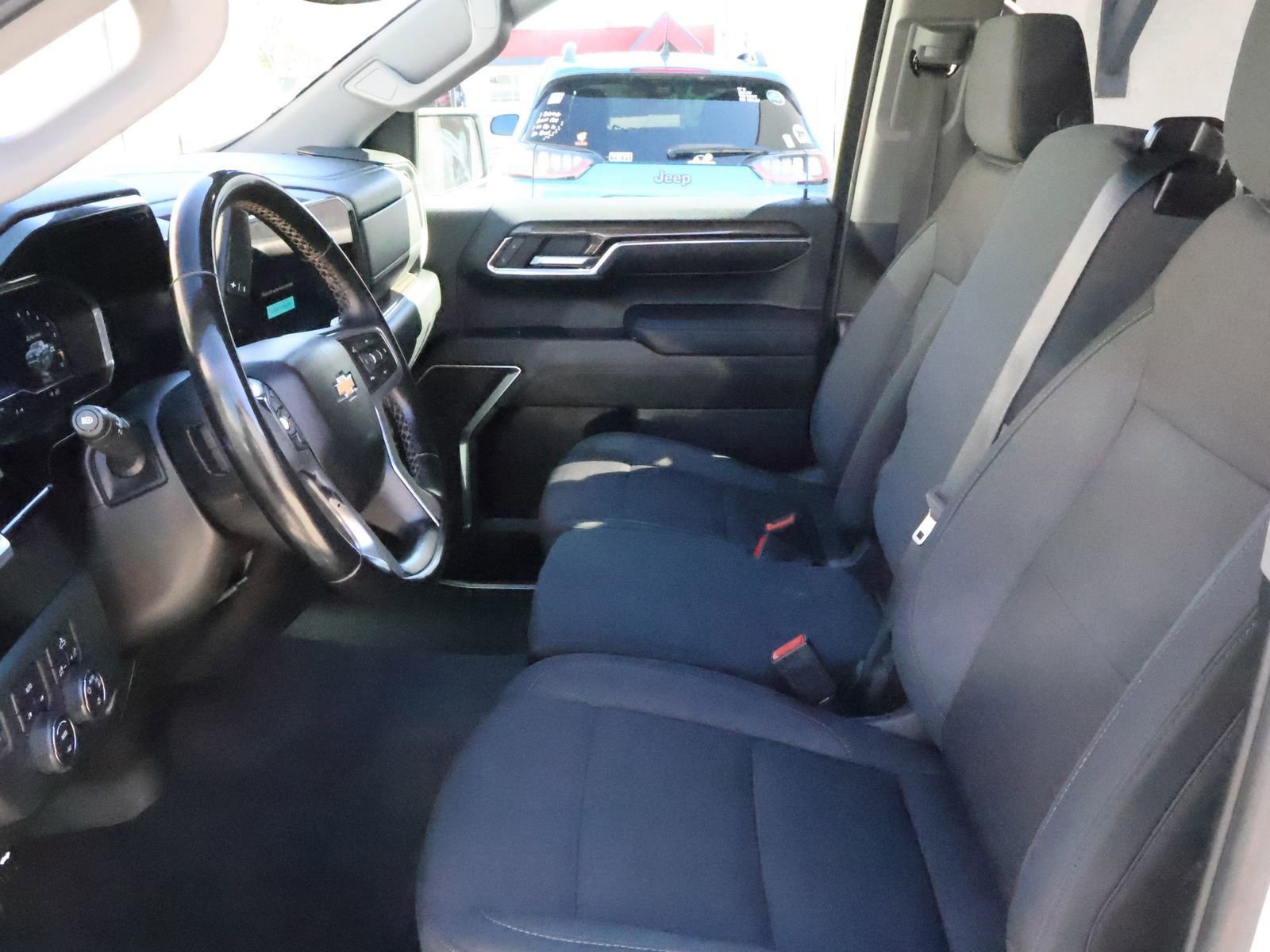 Used 2023 Chevrolet Silverado 1500 LT image 28