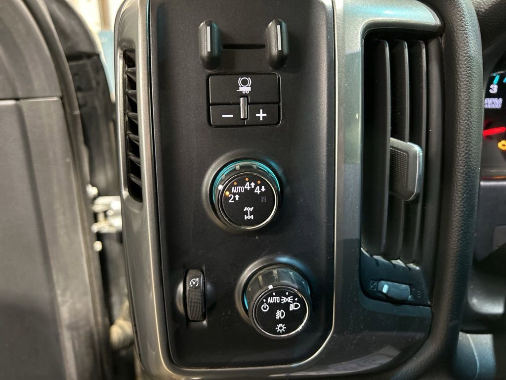 Used 2018 Chevrolet Silverado 1500 LT w/ All Star Edition image 15