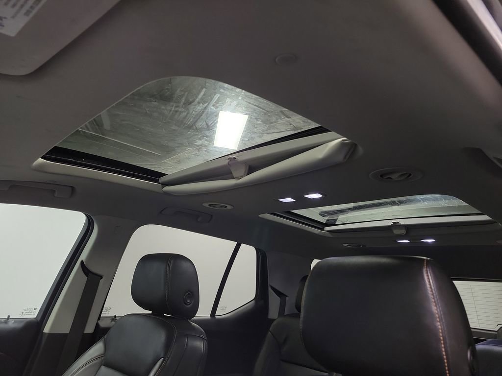 Used 2018 Chevrolet Traverse LT image 15