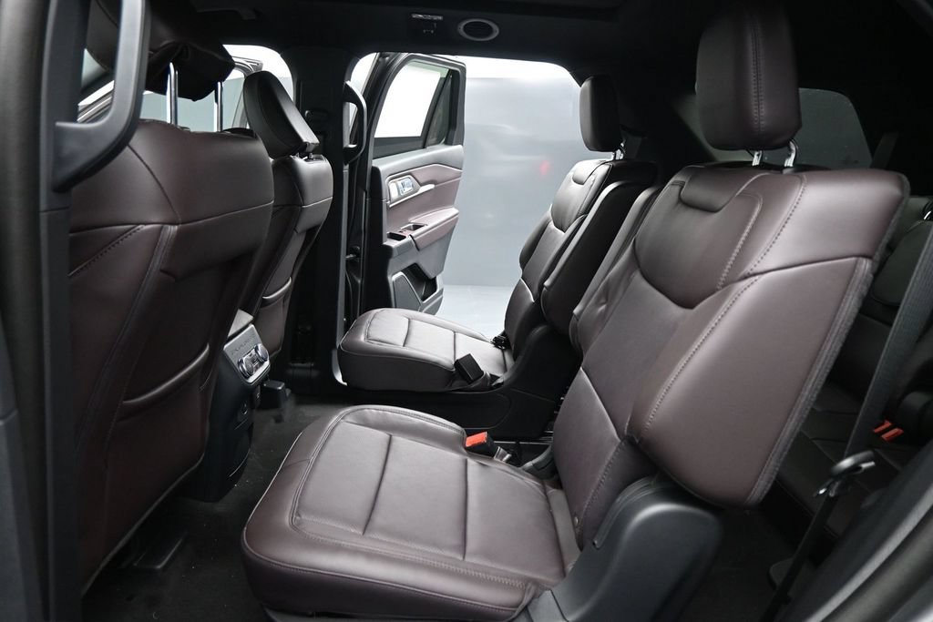 New 2026 Ford Explorer Platinum RWD image 19