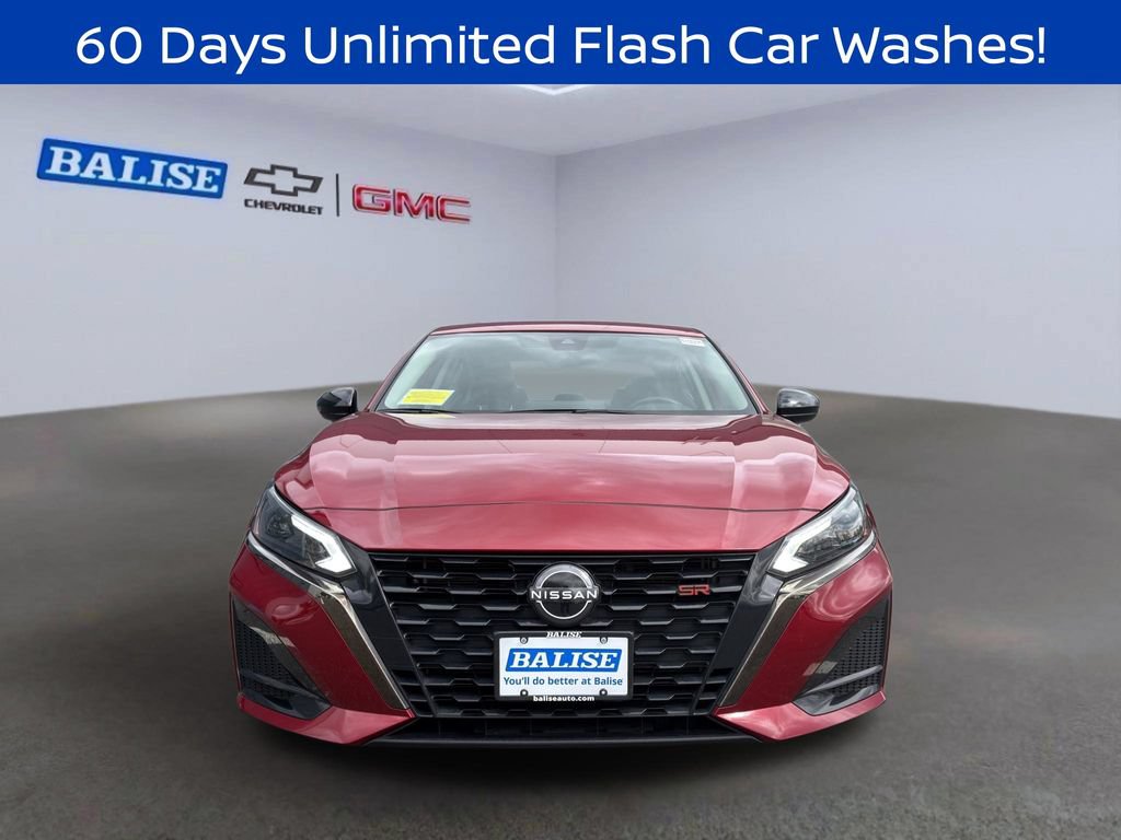 Used 2023 Nissan Altima 2.5 SR w/ SR Premium Package AWD/4WD image 3