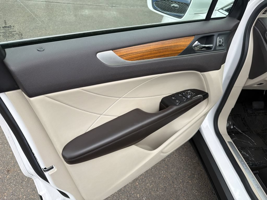 Used 2019 Lincoln MKC Select w/ MKC Climate Package AWD/4WD image 10