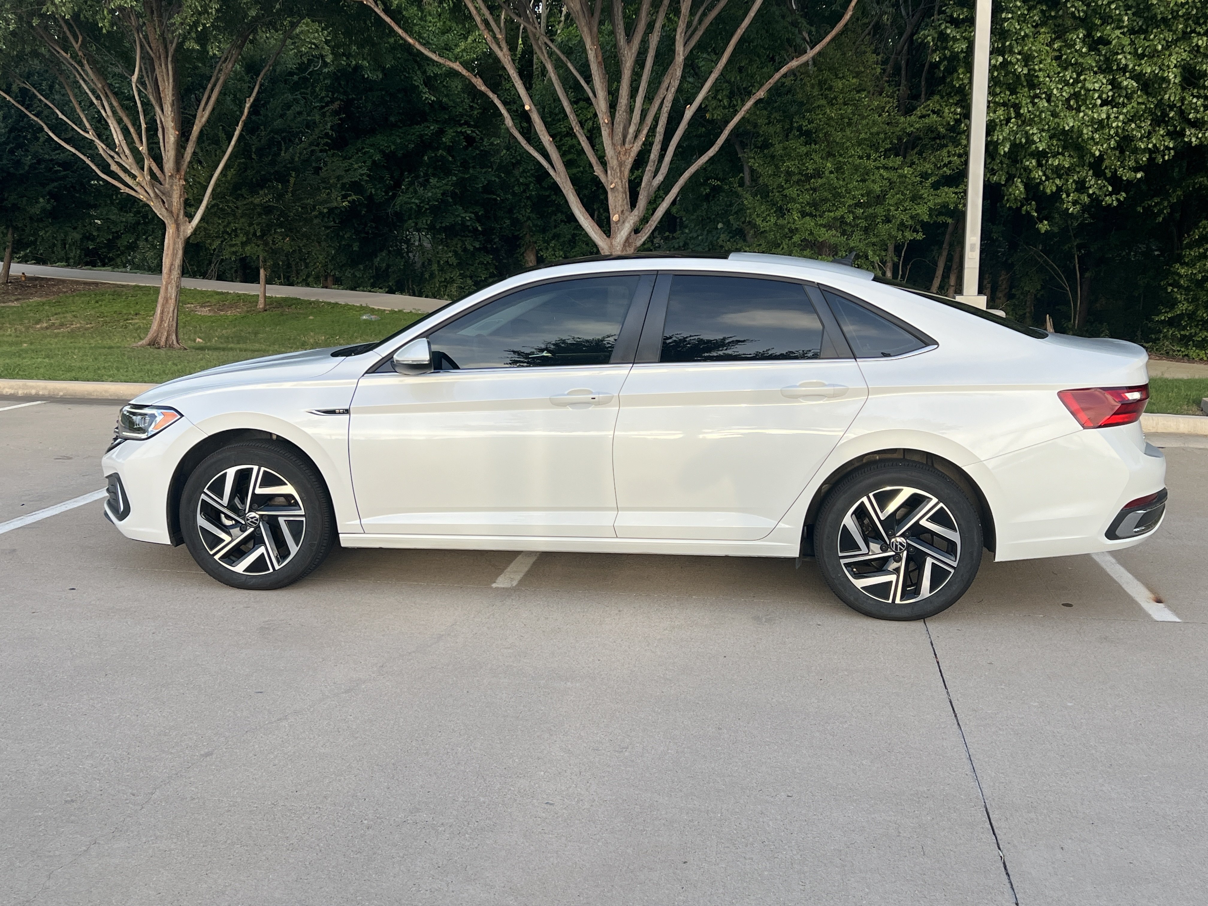 Certified 2022 Volkswagen Jetta SEL FWD image 6
