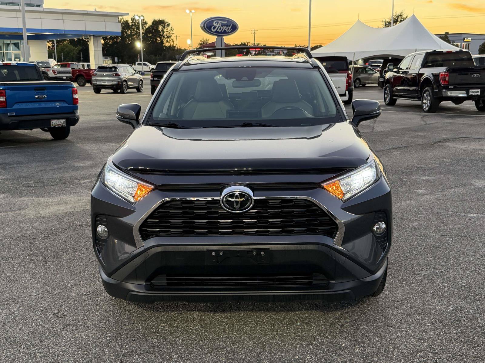 Used 2019 Toyota RAV4 XLE Premium w/ Cold Weather Package AWD/4WD image 6