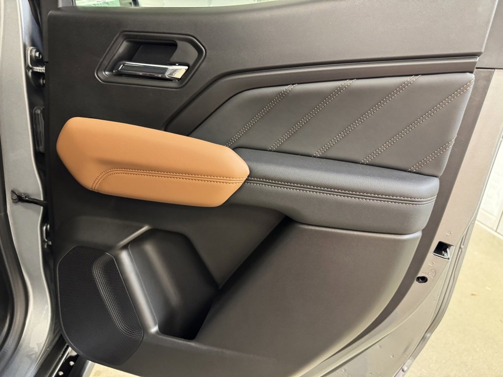 New 2025 GMC Canyon AT4 w/ Nightfall Edition image 25