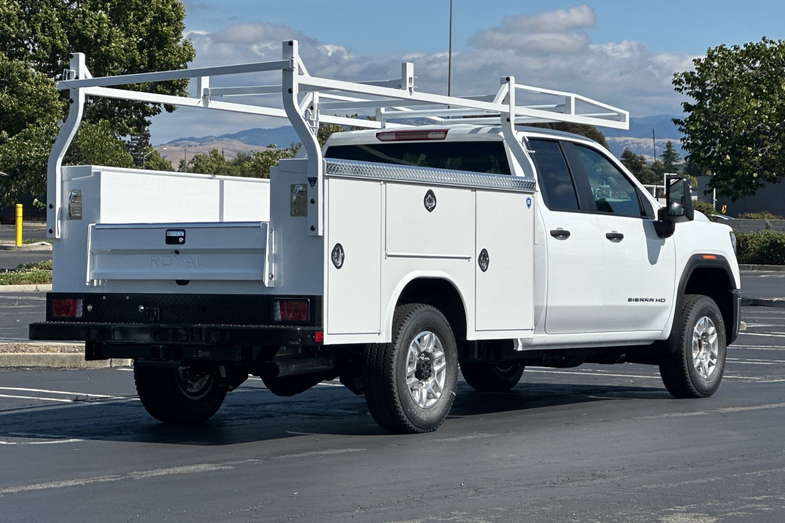 New 2026 GMC Sierra 2500 Pro w/ Convenience Package RWD image 4