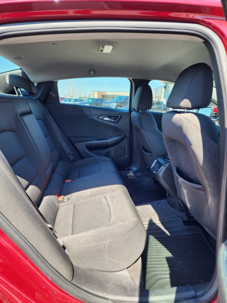 Used 2018 Chevrolet Malibu LT w/ Driver Confidence Package FWD image 17