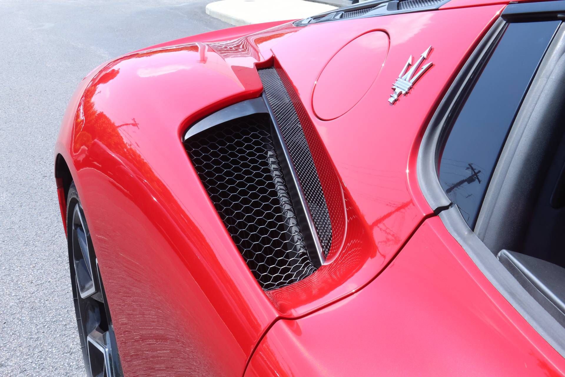 Used 2022 Maserati MC20 Coupe RWD image 19