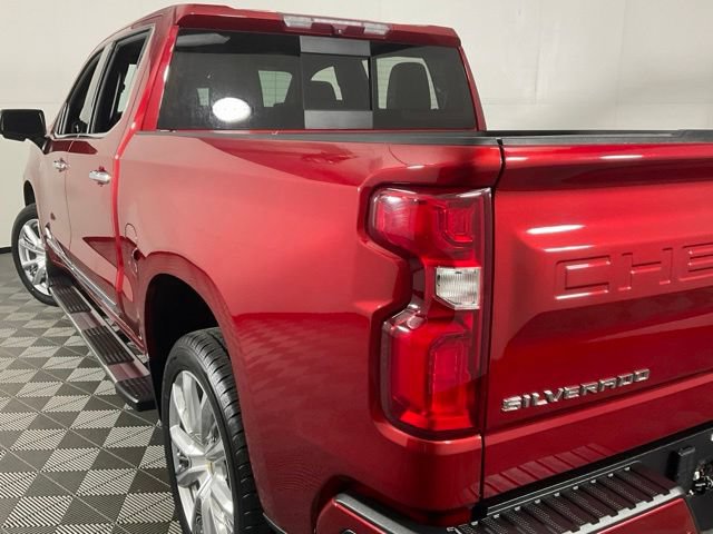 Used 2022 Chevrolet Silverado 1500 High Country w/ High Country Premium Package AWD/4WD image 38
