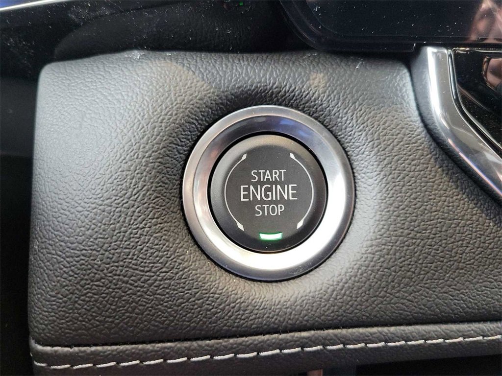 New 2024 Chevrolet Colorado LT w/ LT Convenience Package III image 17