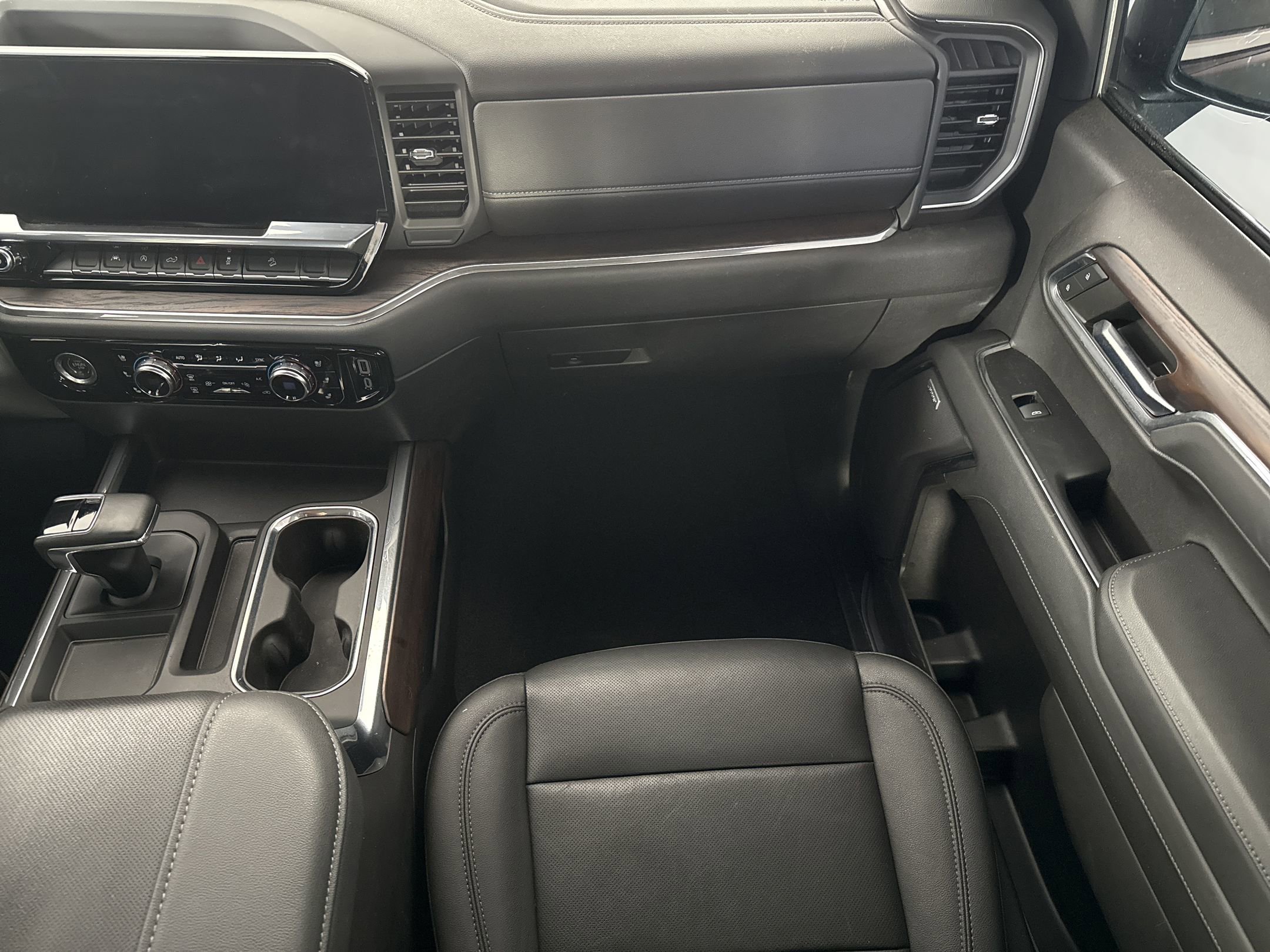 Used 2023 GMC Sierra 1500 SLT w/ SLT Premium Package image 25