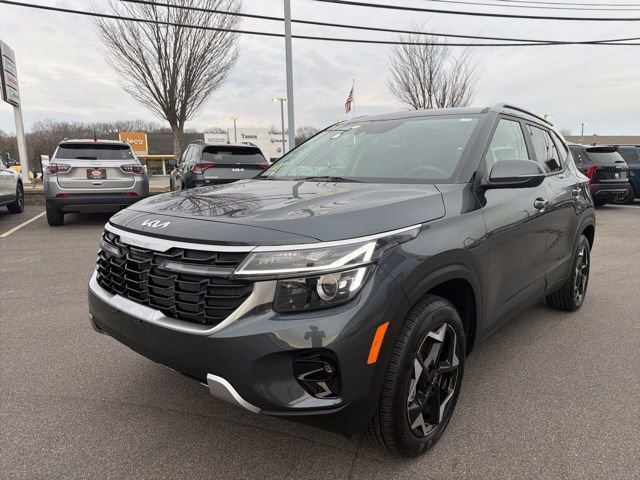 Used 2025 Kia Seltos S image 2