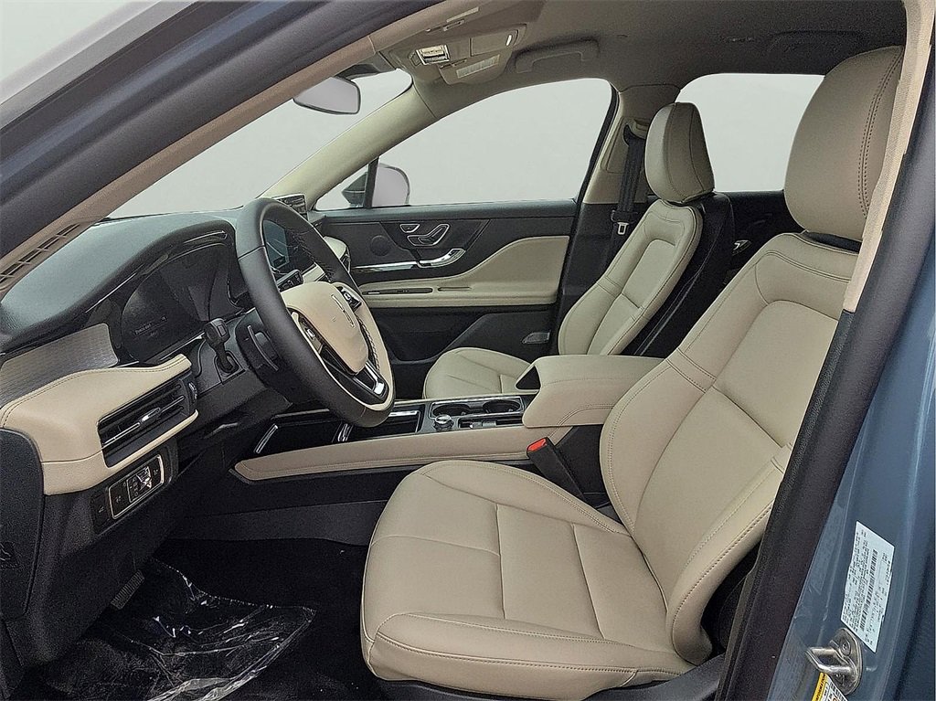 New 2026 Lincoln Corsair Premiere image 11