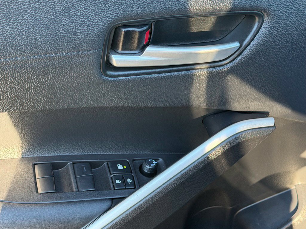 Used 2026 Toyota Corolla Cross XLE AWD/4WD image 9