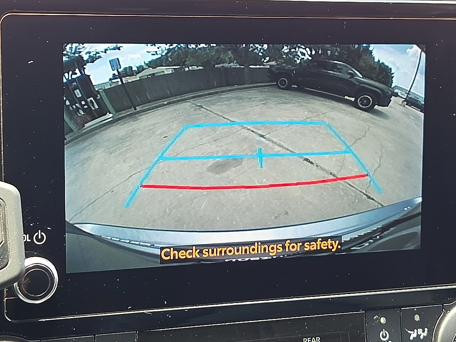 Used 2023 Toyota Highlander XLE AWD/4WD image 16
