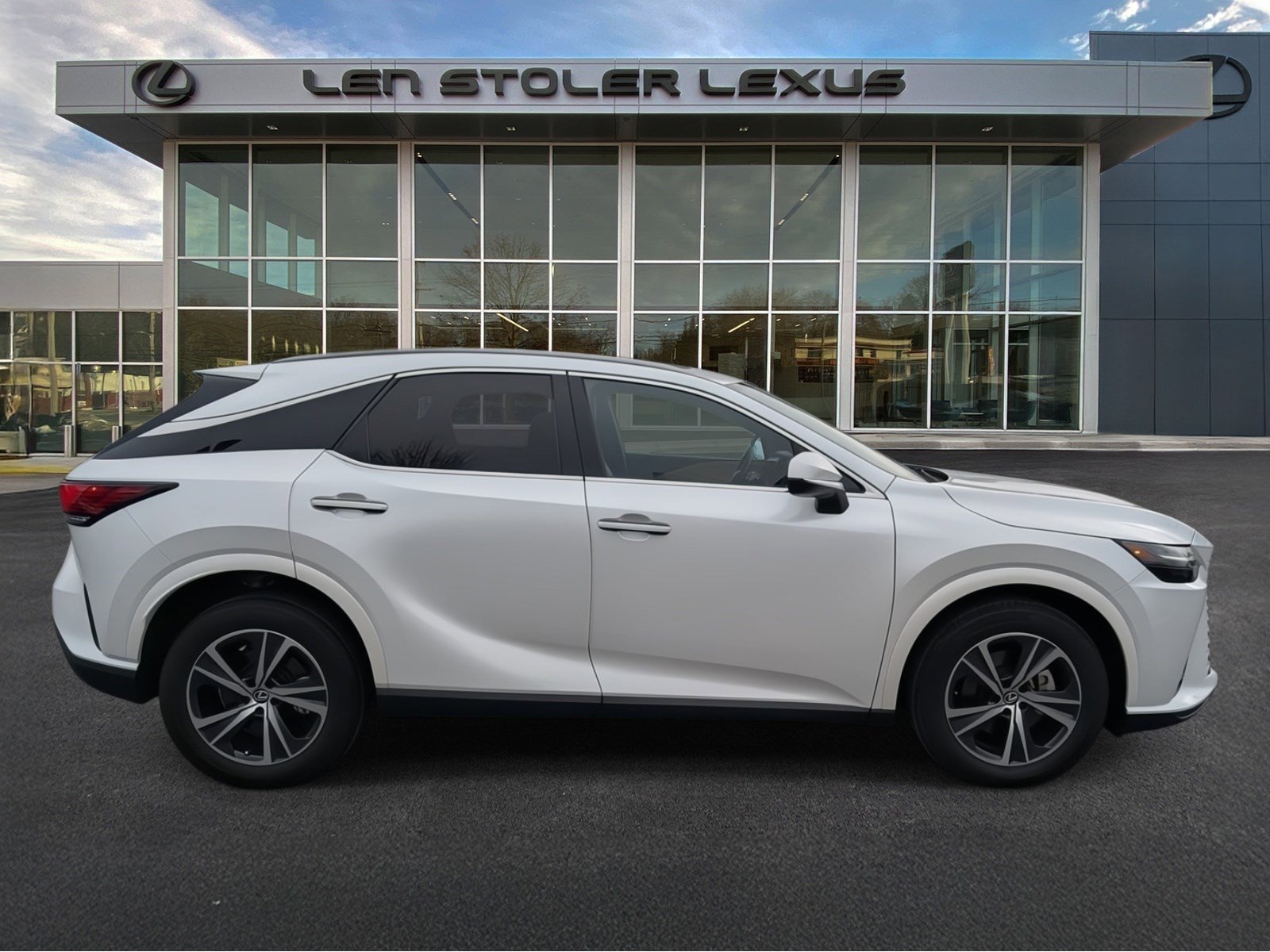 Used 2023 Lexus RX 350 Premium w/ Accessory Package image 2