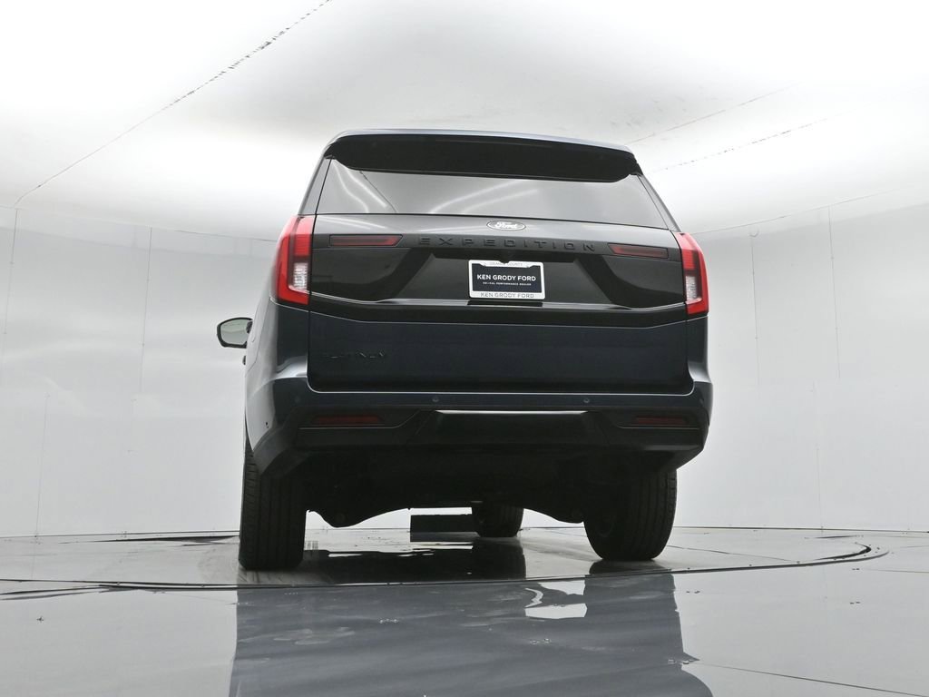 Used 2025 Ford Expedition Platinum w/ Stealth Appearance Package image 55