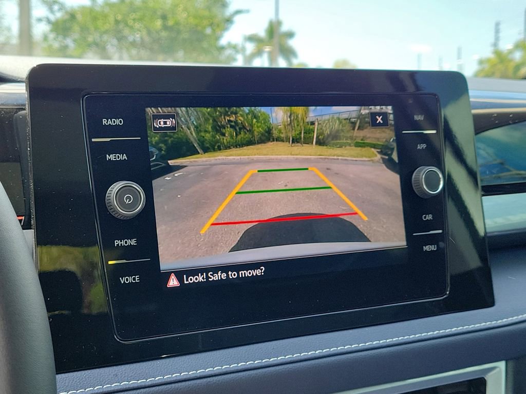 New 2026 Volkswagen Taos SEL image 18