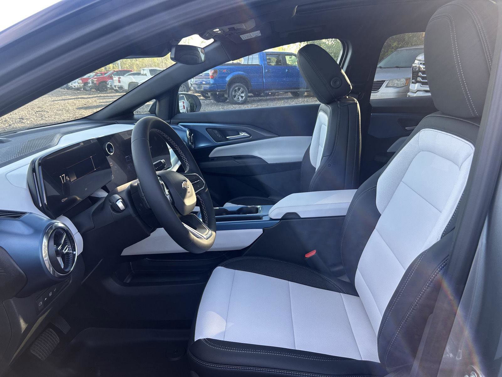 New 2026 Chevrolet Equinox EV LT image 9