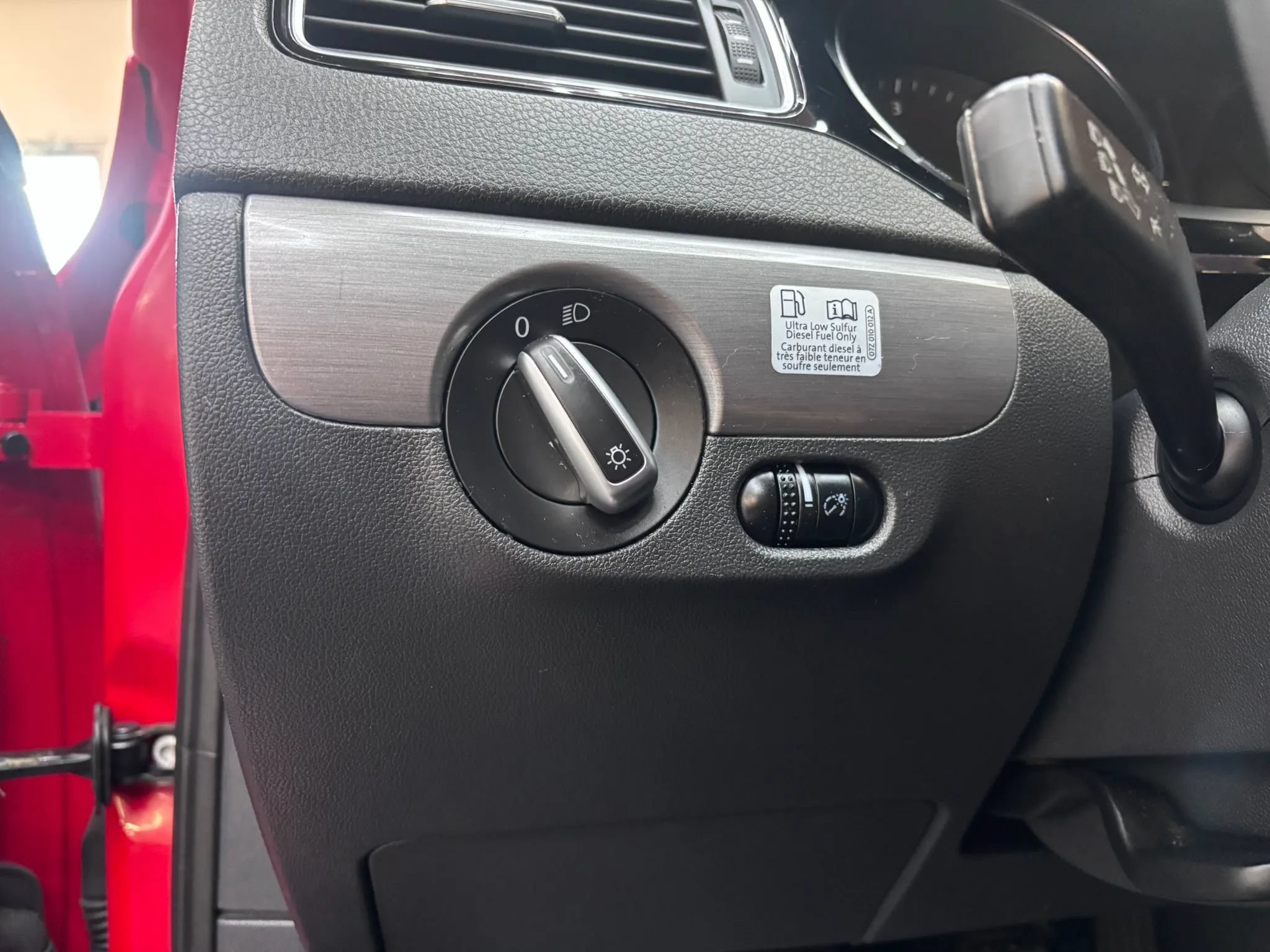 Used 2015 Volkswagen Jetta TDI S FWD image 11