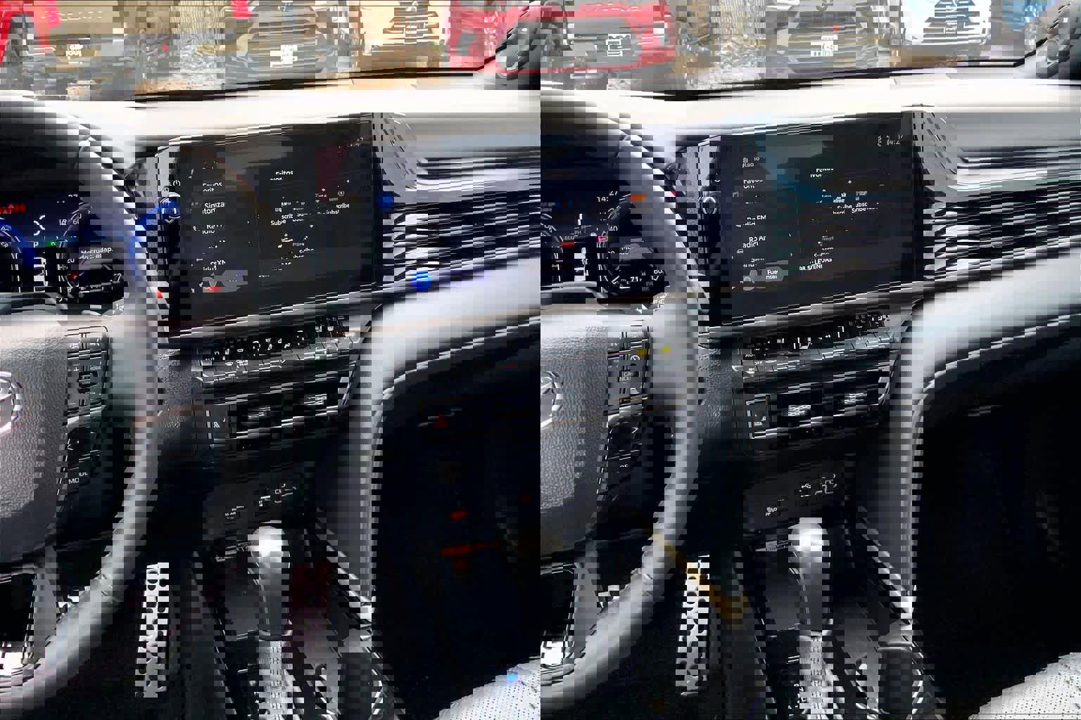 Used 2025 Toyota Camry XSE image 6