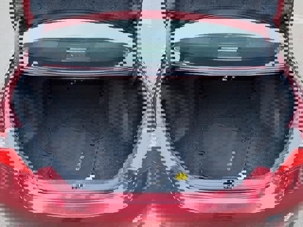 Used 2017 Toyota Camry LE image 6