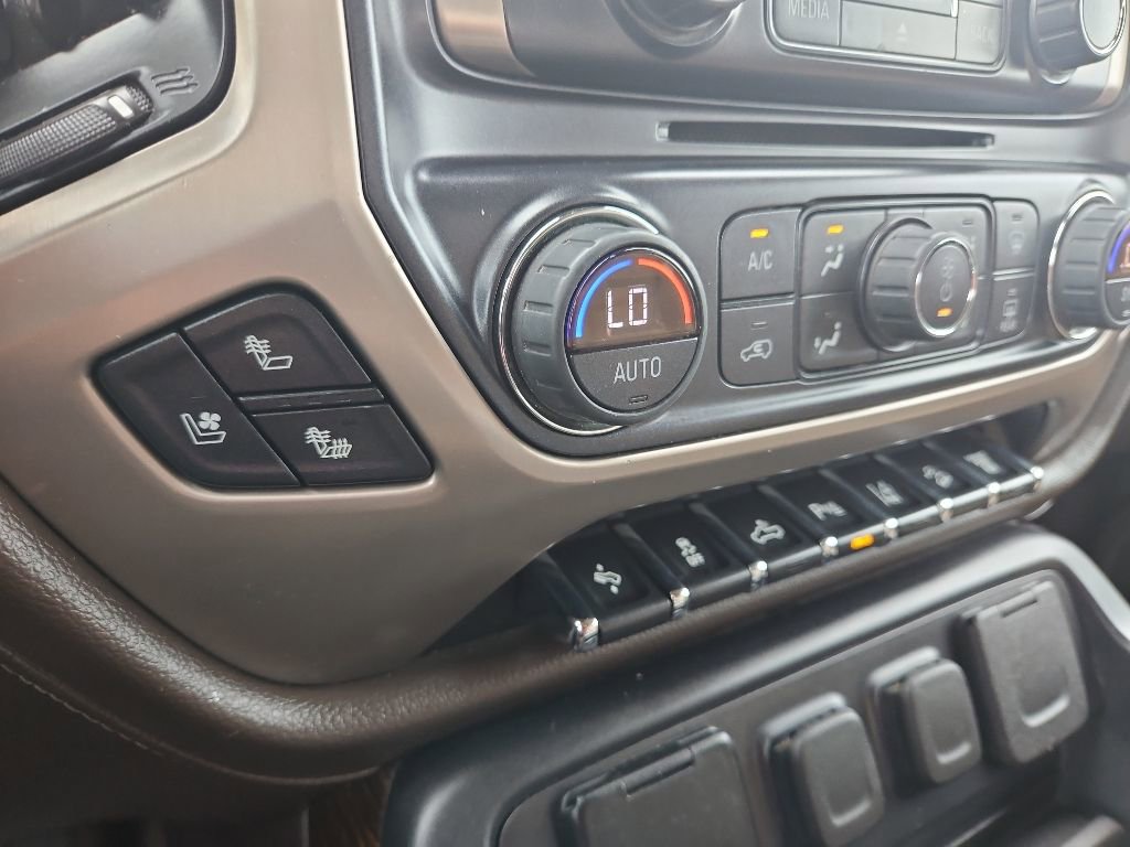 Used 2019 GMC Sierra 2500 Denali w/ Duramax Plus Package AWD/4WD image 23