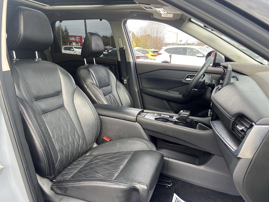 Used 2021 Nissan Rogue Platinum image 18