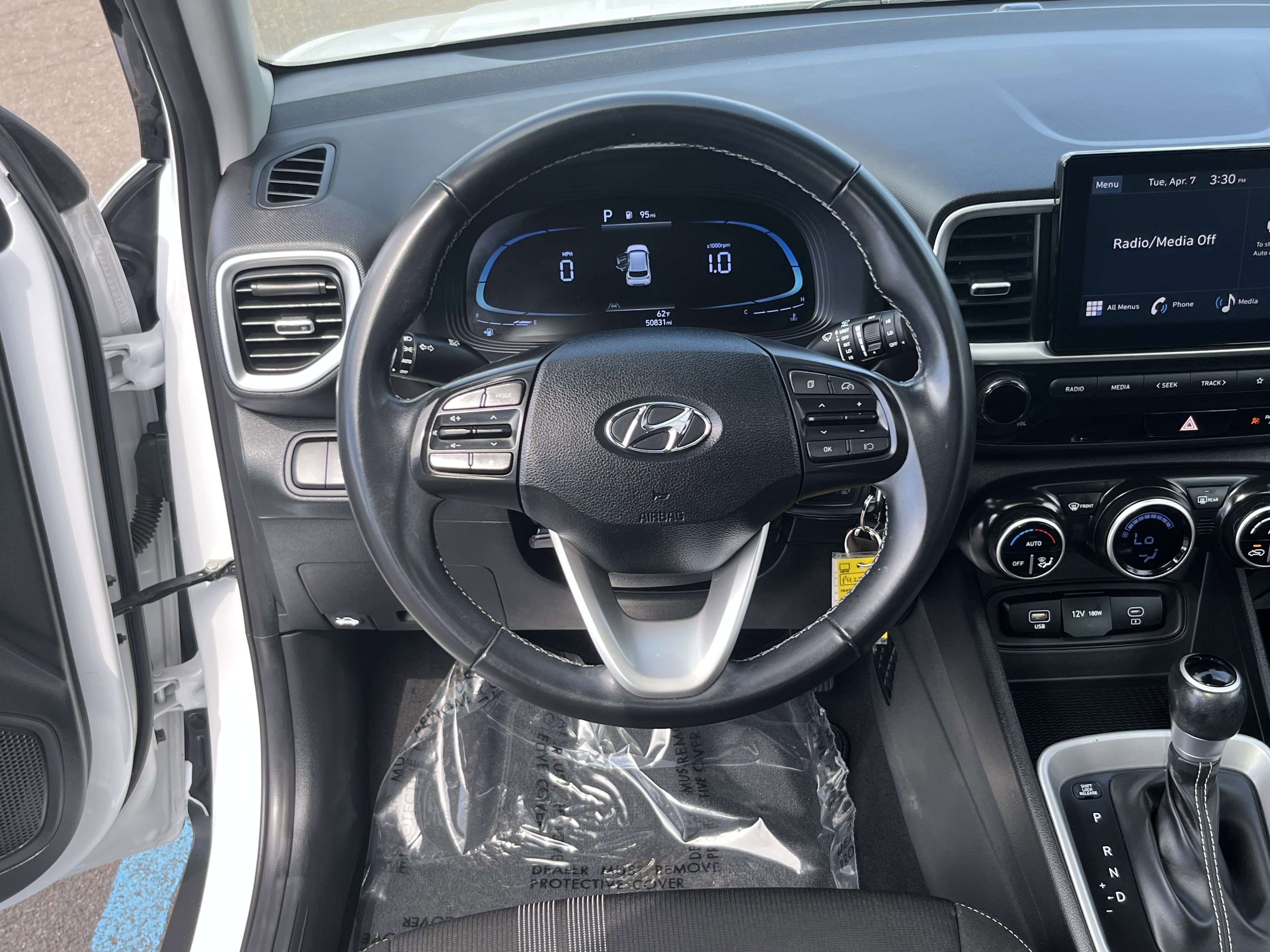 Certified 2023 Hyundai Venue SEL image 12