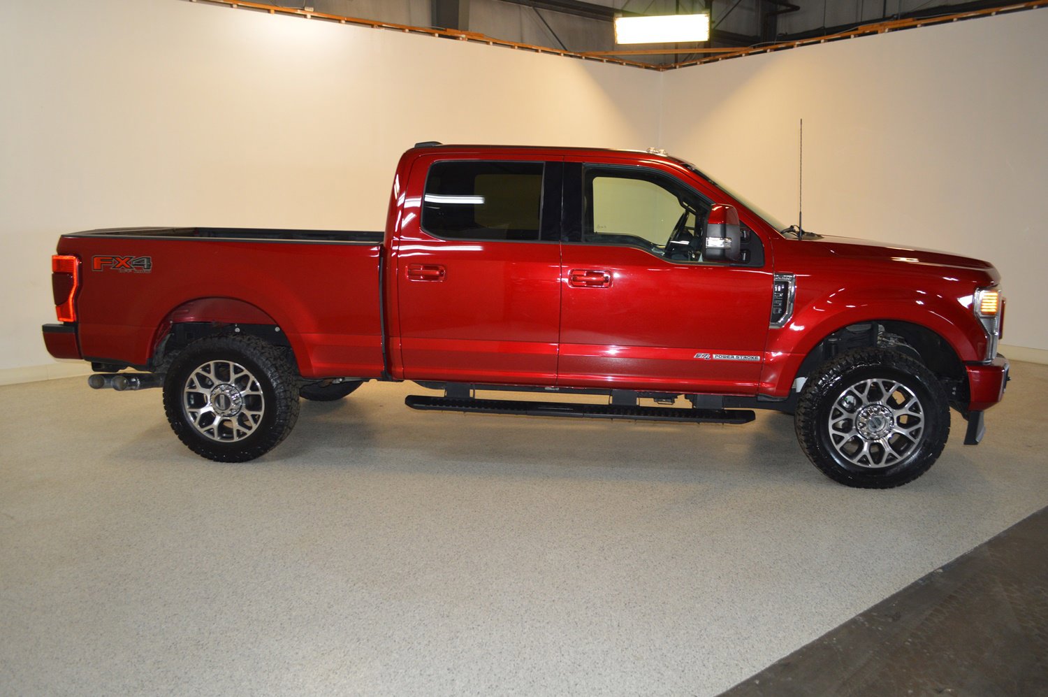 Used 2022 Ford F250 Lariat image 2
