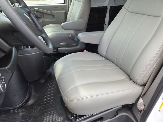 New 2026 Chevrolet Express 2500 w/ Driver Convenience Package RWD image 23