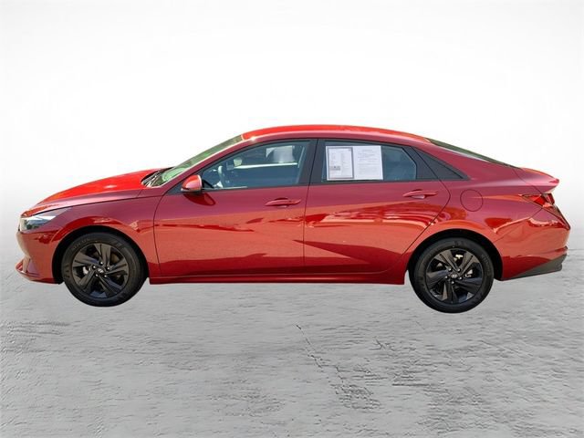 Certified 2023 Hyundai Elantra SEL w/ Cargo Package FWD image 6