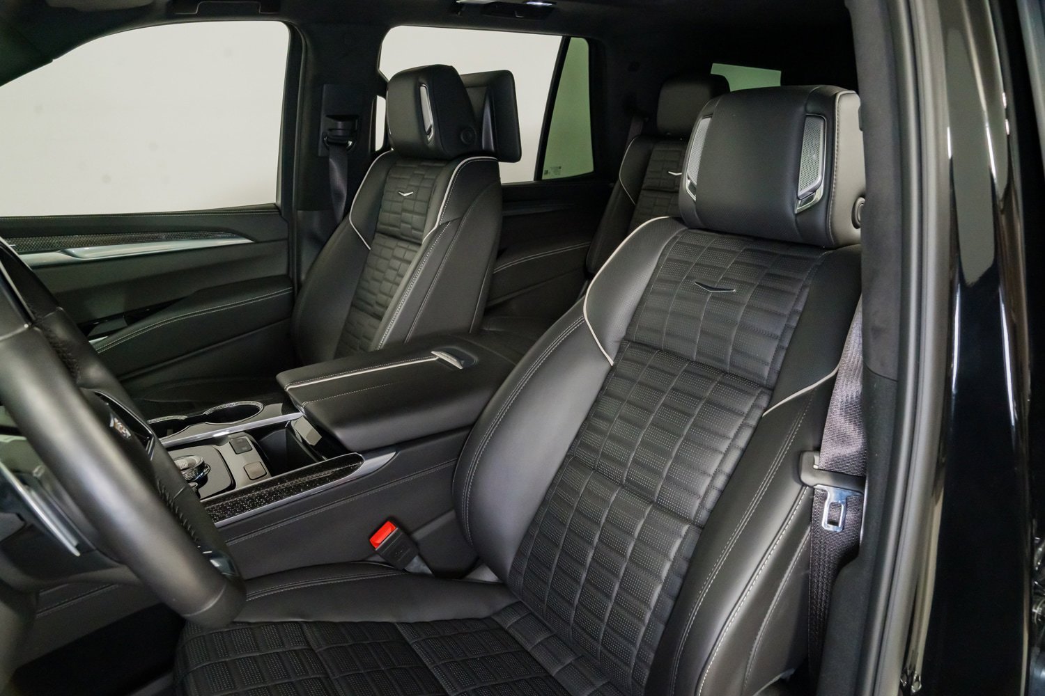 Used 2025 Cadillac Escalade V AWD/4WD image 23