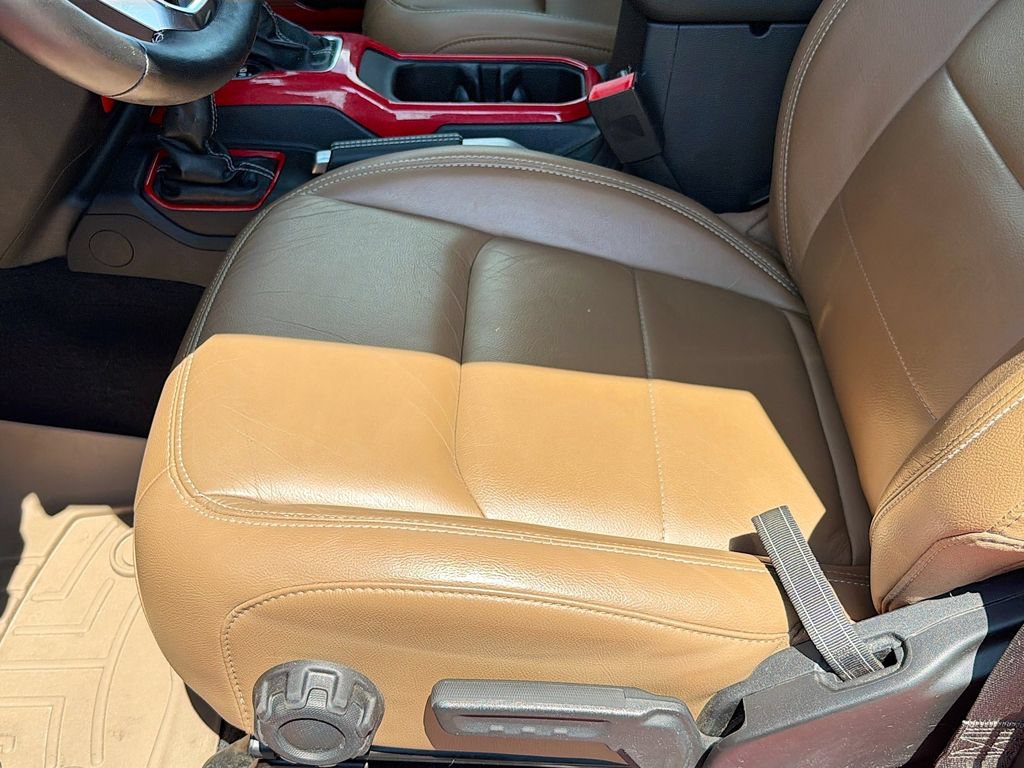 Used 2020 Jeep Gladiator Overland AWD/4WD image 19