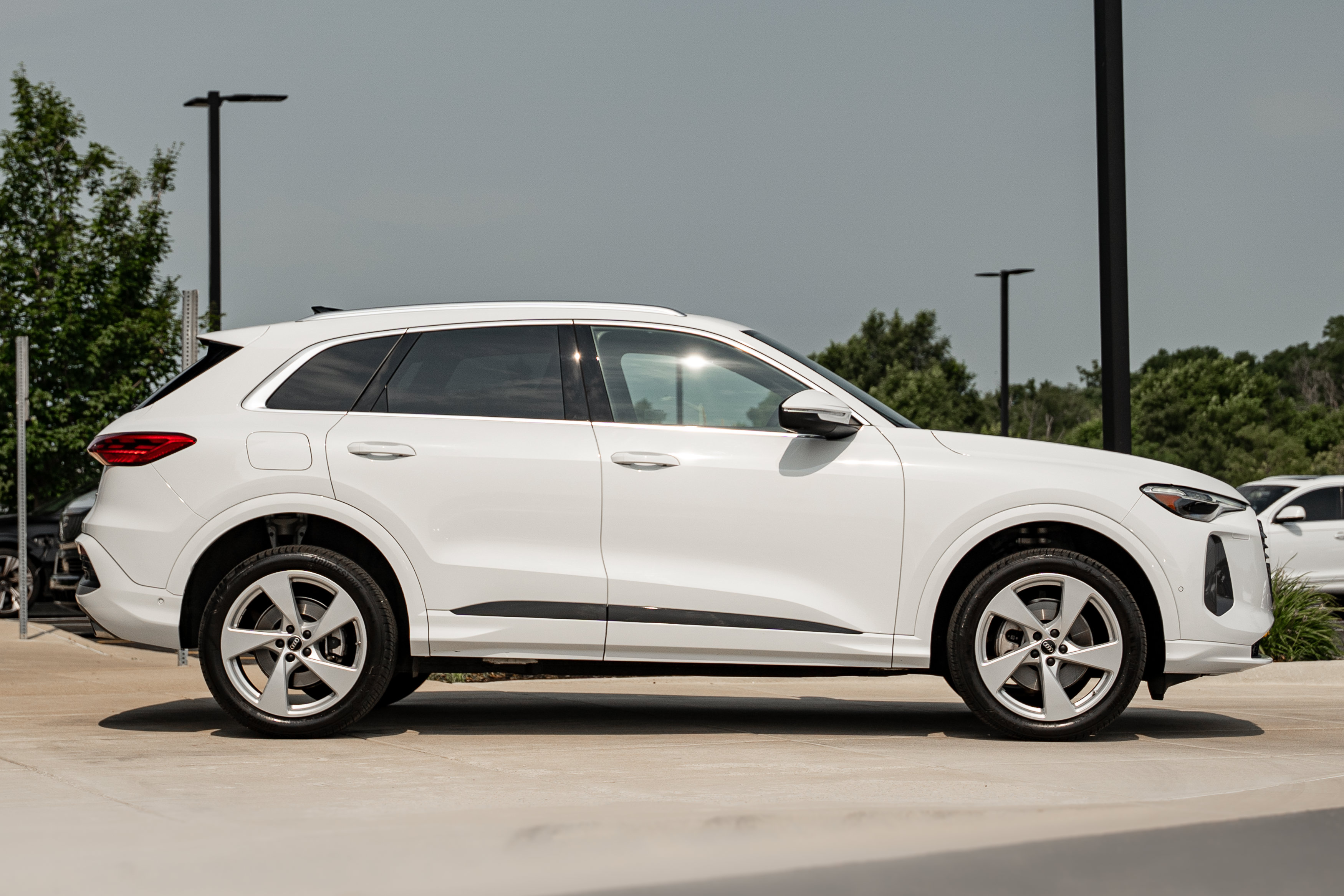 Certified 2025 Audi Q5 Premium w/ Premium Plus AWD/4WD image 3