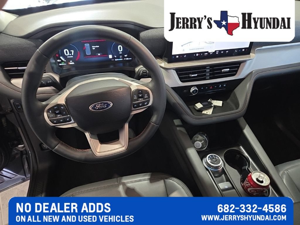 Used 2026 Ford Explorer Active w/ Active Comfort Package RWD image 9