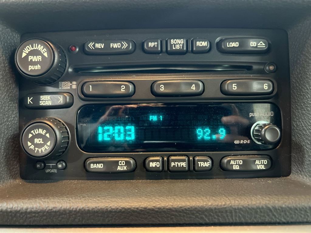 Used 2004 Chevrolet SSR w/ Preferred Equipment Group image 14